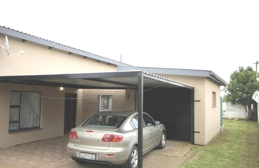 3 Bedroom Property for Sale in Bisho Gardens Eastern Cape